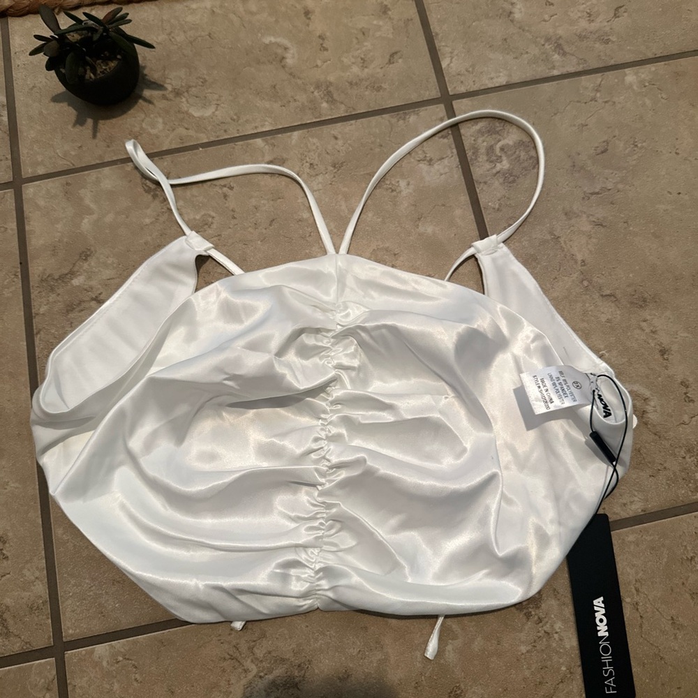 NWT FASHION NOVA SATIN TOP - Picture 3 of 6